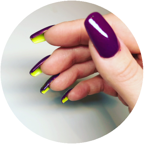 fioletowo-żółte paznokcie